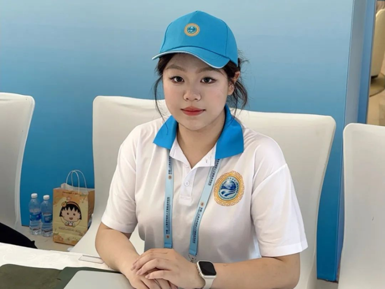新球体育青年志愿者为上合作组织人工智能合作论坛提供高效服务_fororder_wps_doc_4